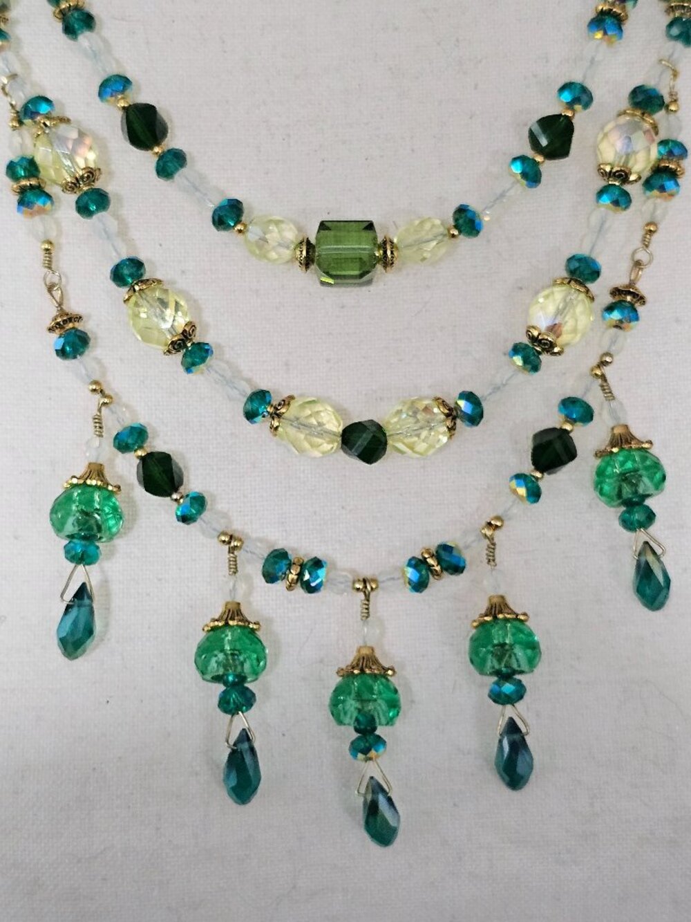 JB Originals – Urania -  Uranium Glass Necklace & Earring Set - Picture 15 of 17